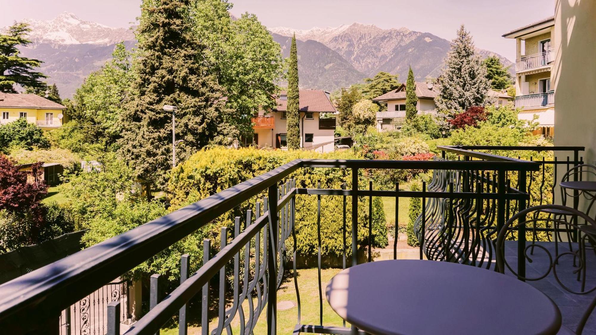 Hotel Villa Laurus Merano Kültér fotó